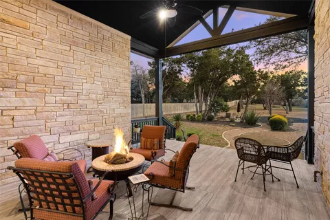 $999,950 | 550 Goodnight Trail, Dripping Springs, TX 78620