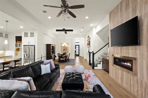 $999,950 | 550 Goodnight Trail, Dripping Springs, TX 78620