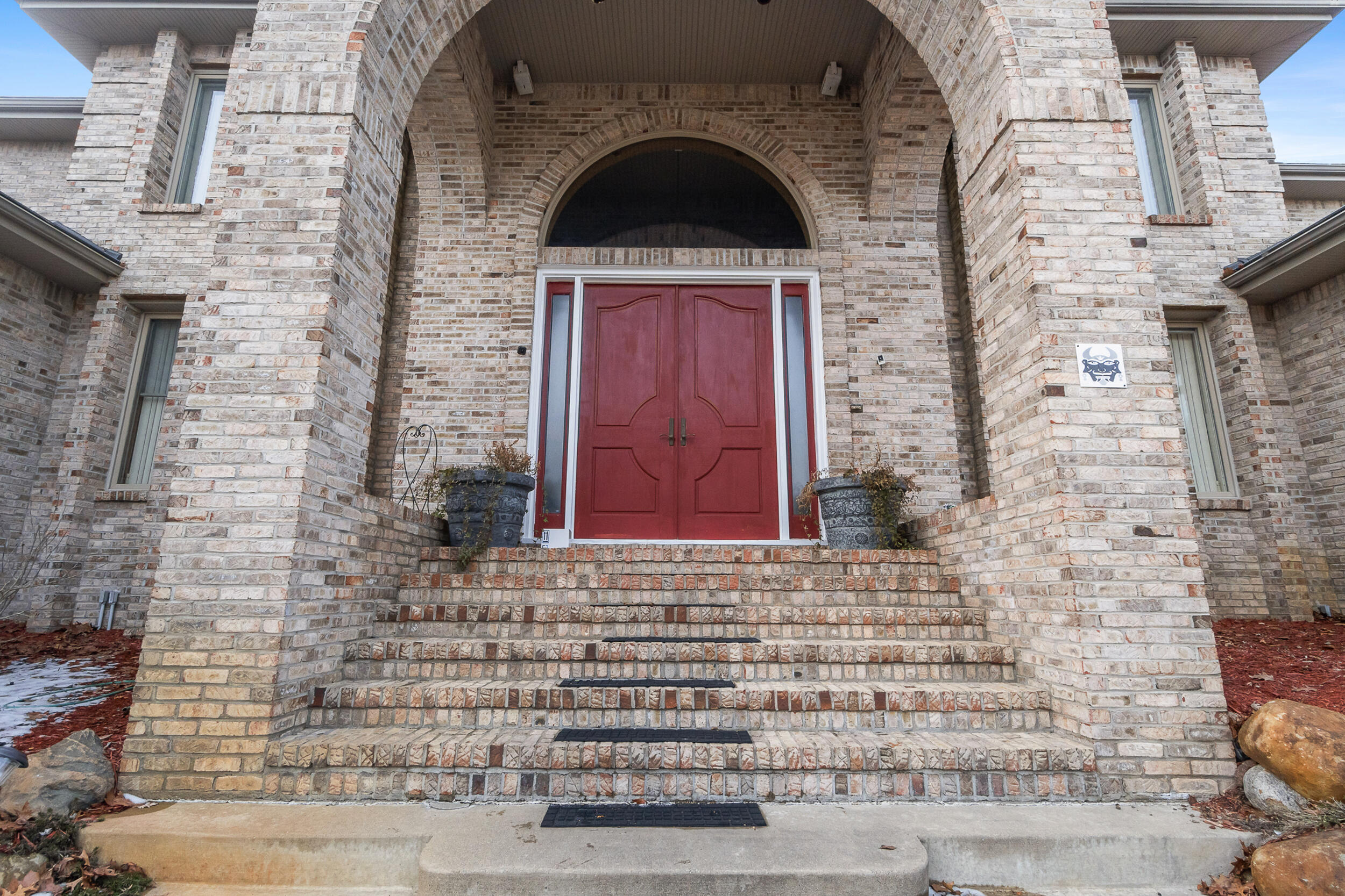 1840 Lexington Boulevard Jackson, MI 49201 - Photo 11 of 88 Front Entrance