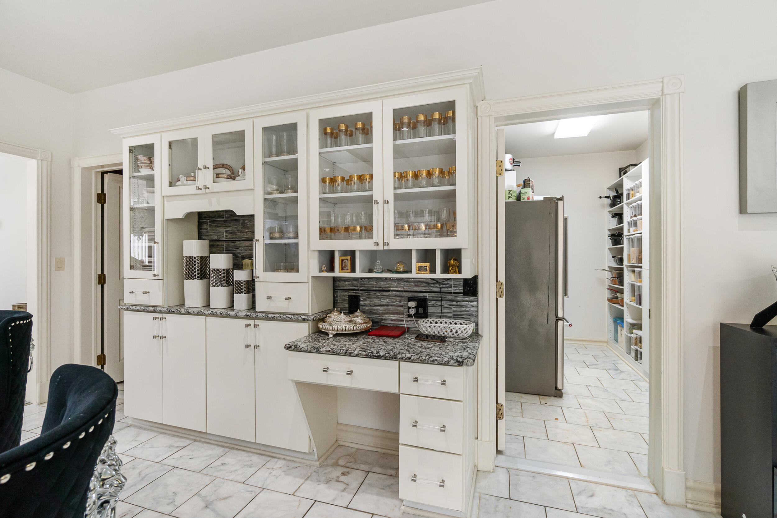 1840 Lexington Boulevard Jackson, MI 49201 - Photo 29 of 88 Kitchen/Pantry