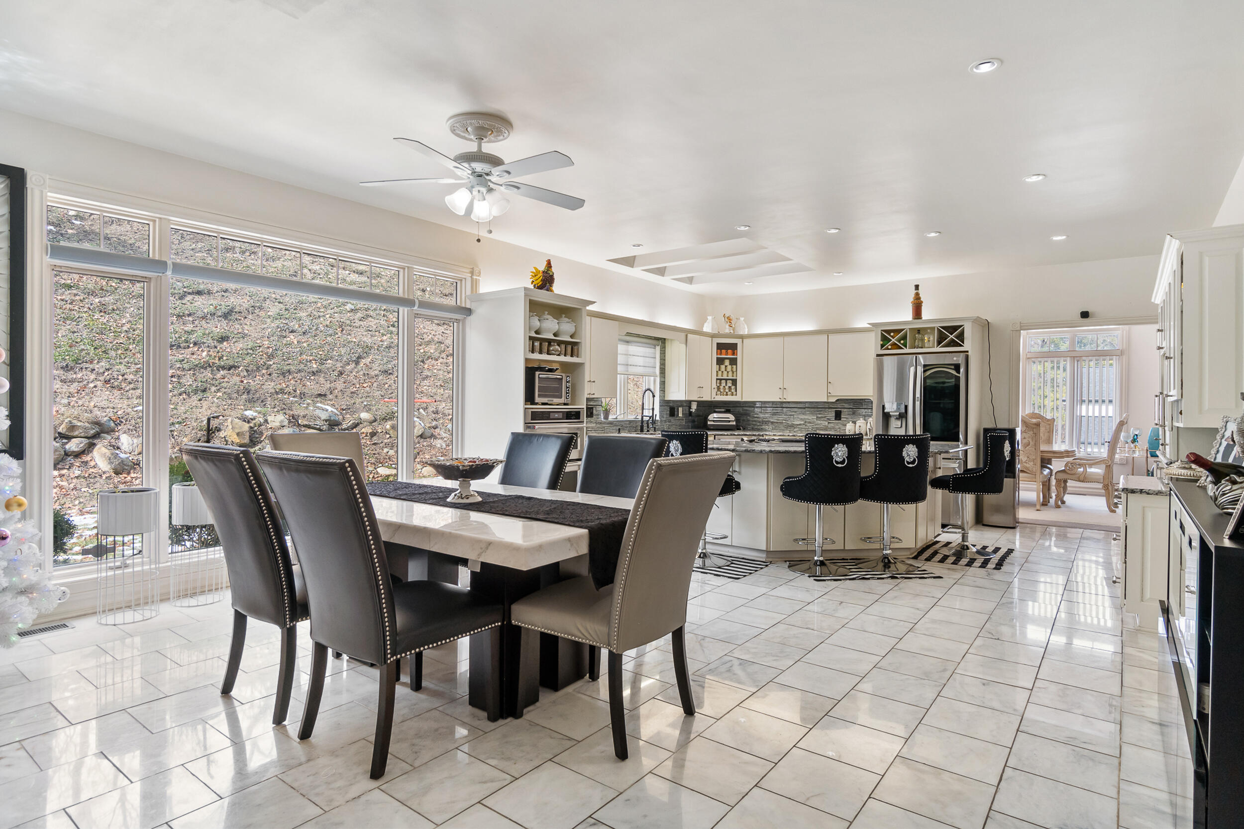 1840 Lexington Boulevard Jackson, MI 49201 - Photo 30 of 88 Kitchen Dining