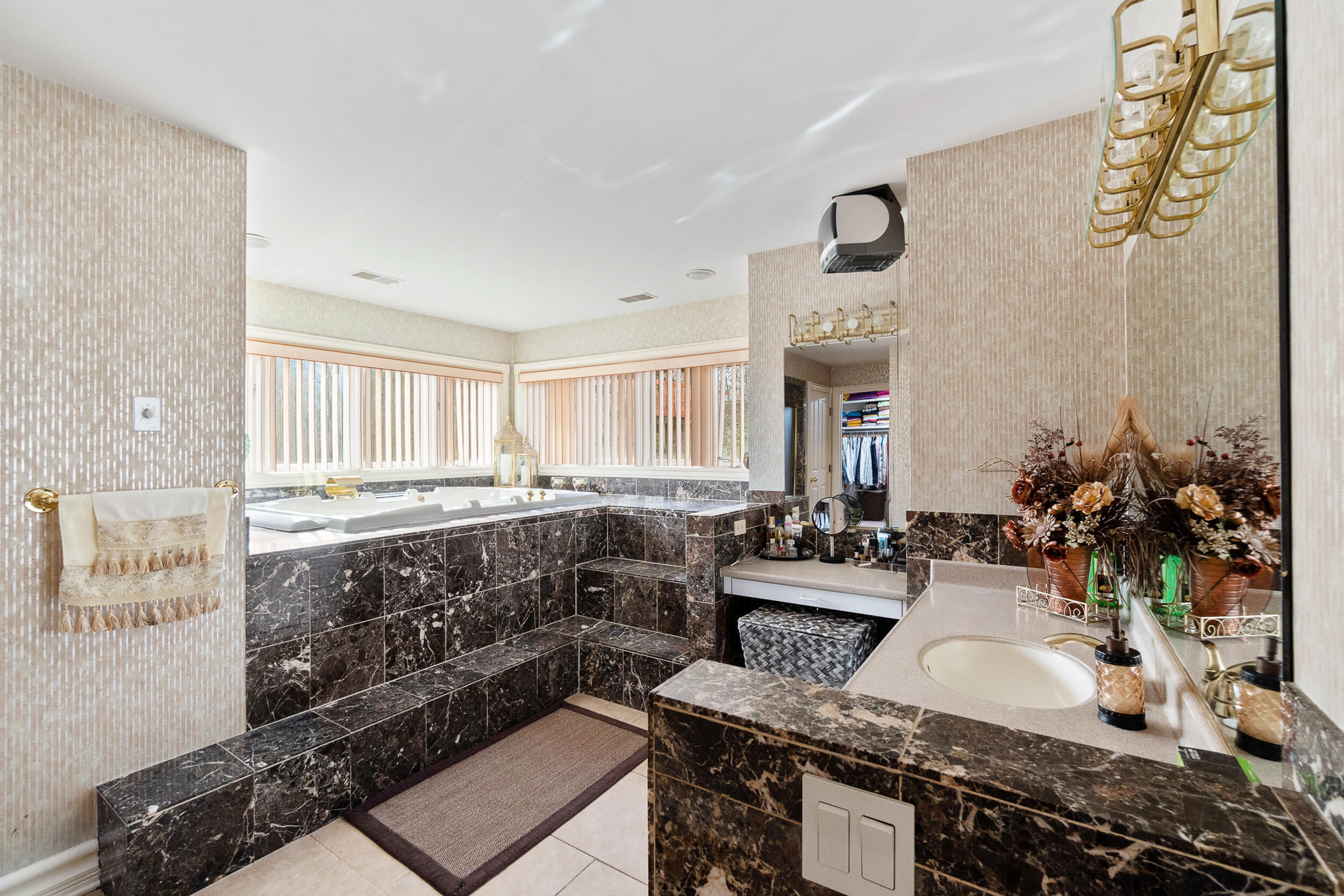 1840 Lexington Boulevard Jackson, MI 49201 - Photo 42 of 88 Principal Bath