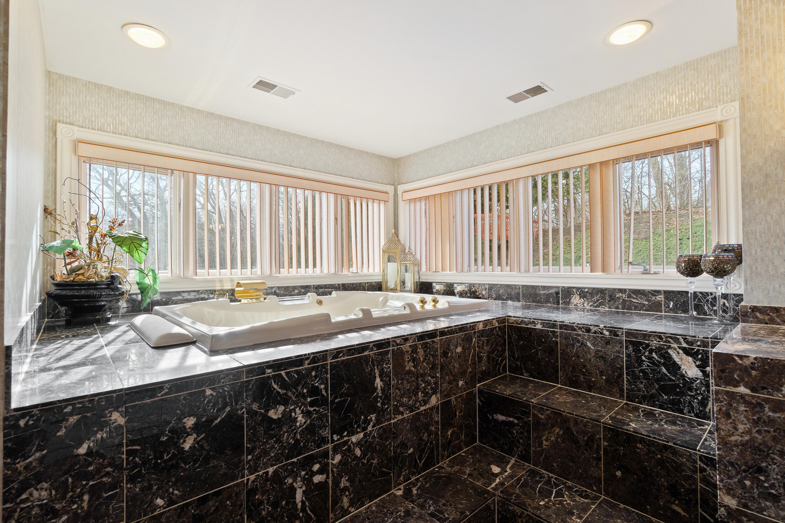 1840 Lexington Boulevard Jackson, MI 49201 - Photo 43 of 88 Principal Bath