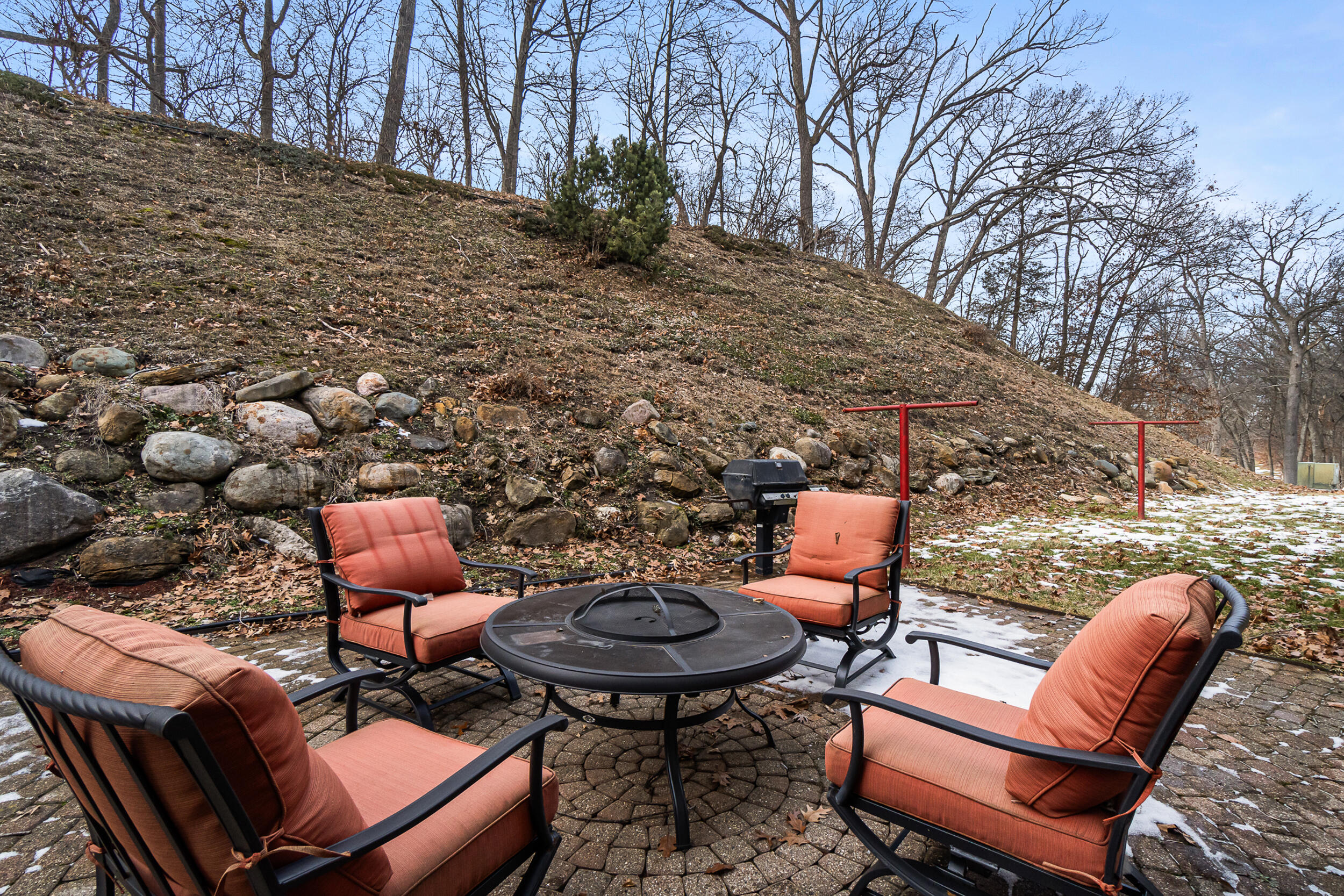 1840 Lexington Boulevard Jackson, MI 49201 - Photo 65 of 88 Backyard Patio