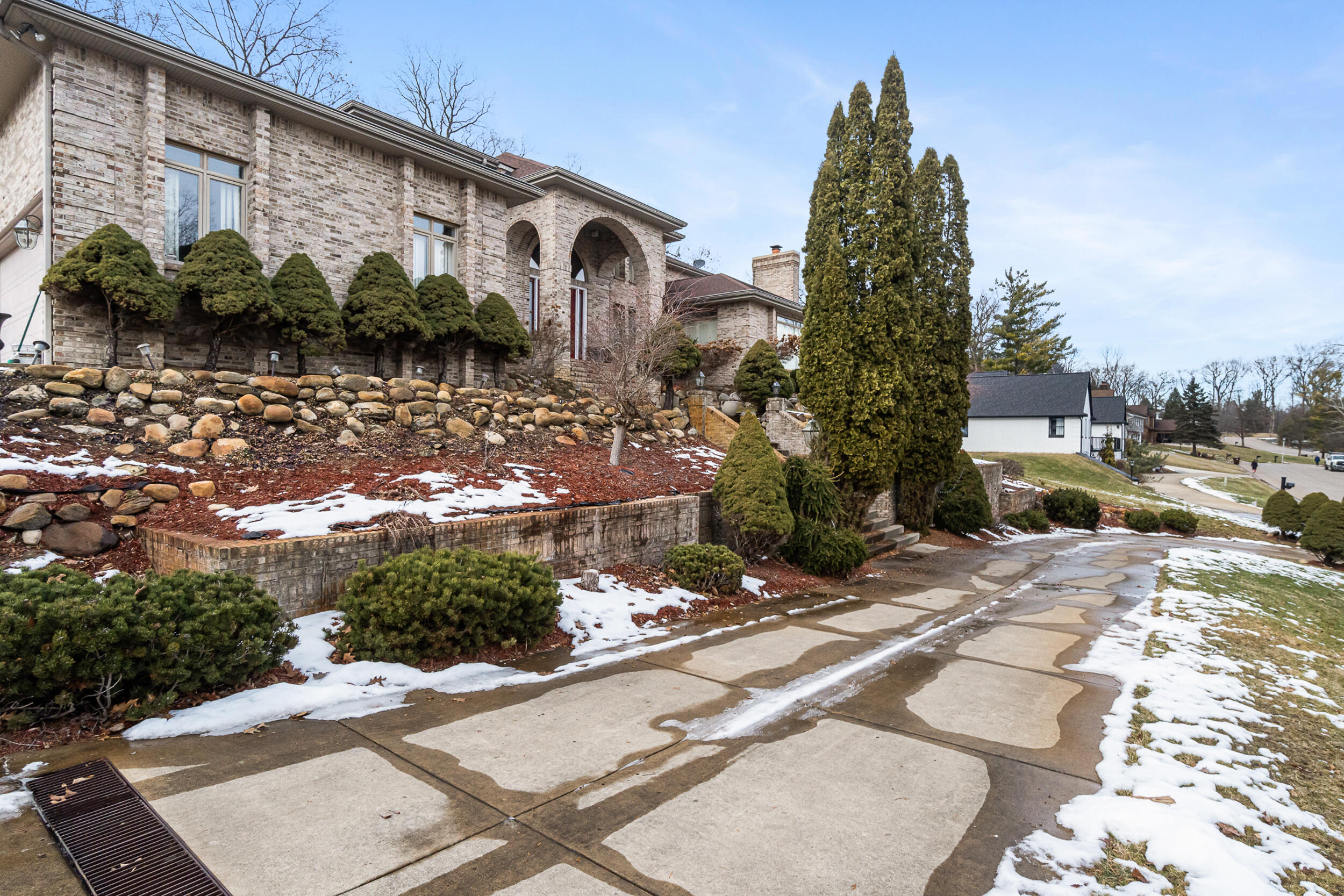 1840 Lexington Boulevard Jackson, MI 49201 - Photo 7 of 88 .