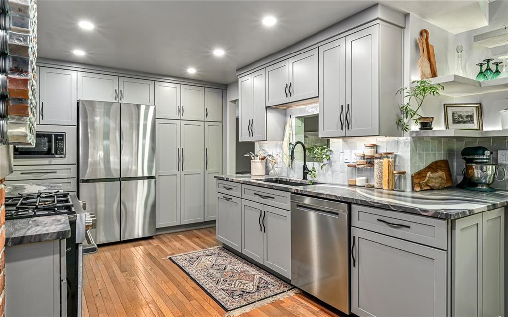 109 Colwyn Road Pittsburgh, PA 15237 - Photo 4 of 40 Lots of storage!