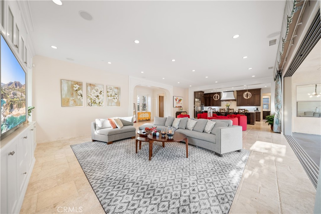 878 North Landa Way Brea, CA 92821 - Photo 11 of 59