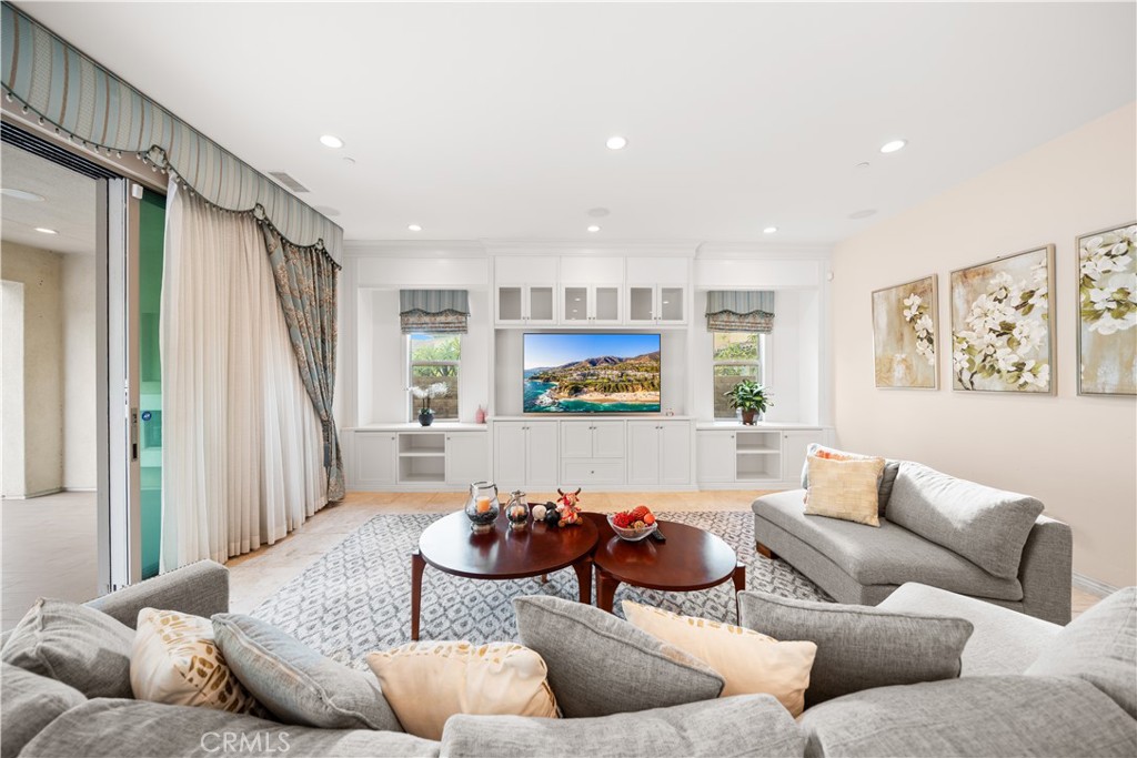 878 North Landa Way Brea, CA 92821 - Photo 9 of 59