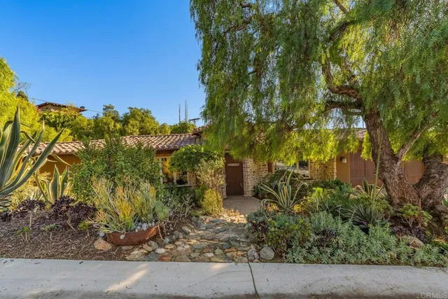 $2,999,000 | 825 Gonzales Street, Solana Beach, CA 92075