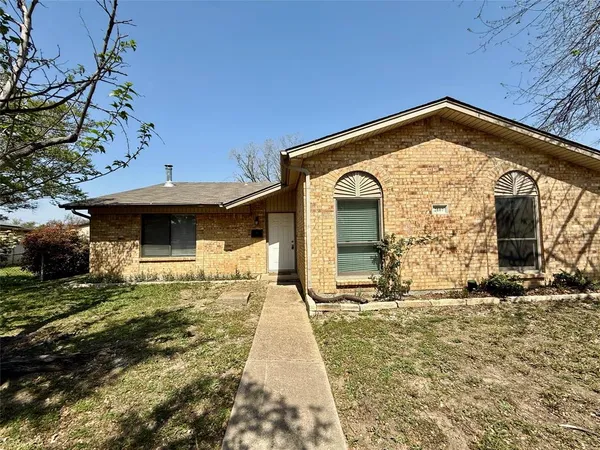$2,600 | 2107 Rockwood Drive, Carrollton, TX 75007