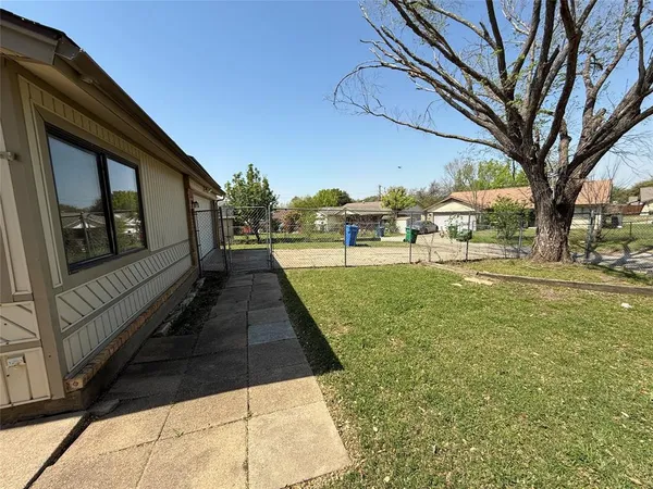 $2,600 | 2107 Rockwood Drive, Carrollton, TX 75007