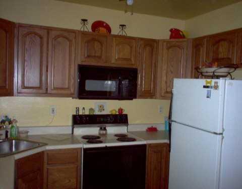 524 Maple Street Springdale, PA 15144 - Photo 2 of 6 Kitchen.