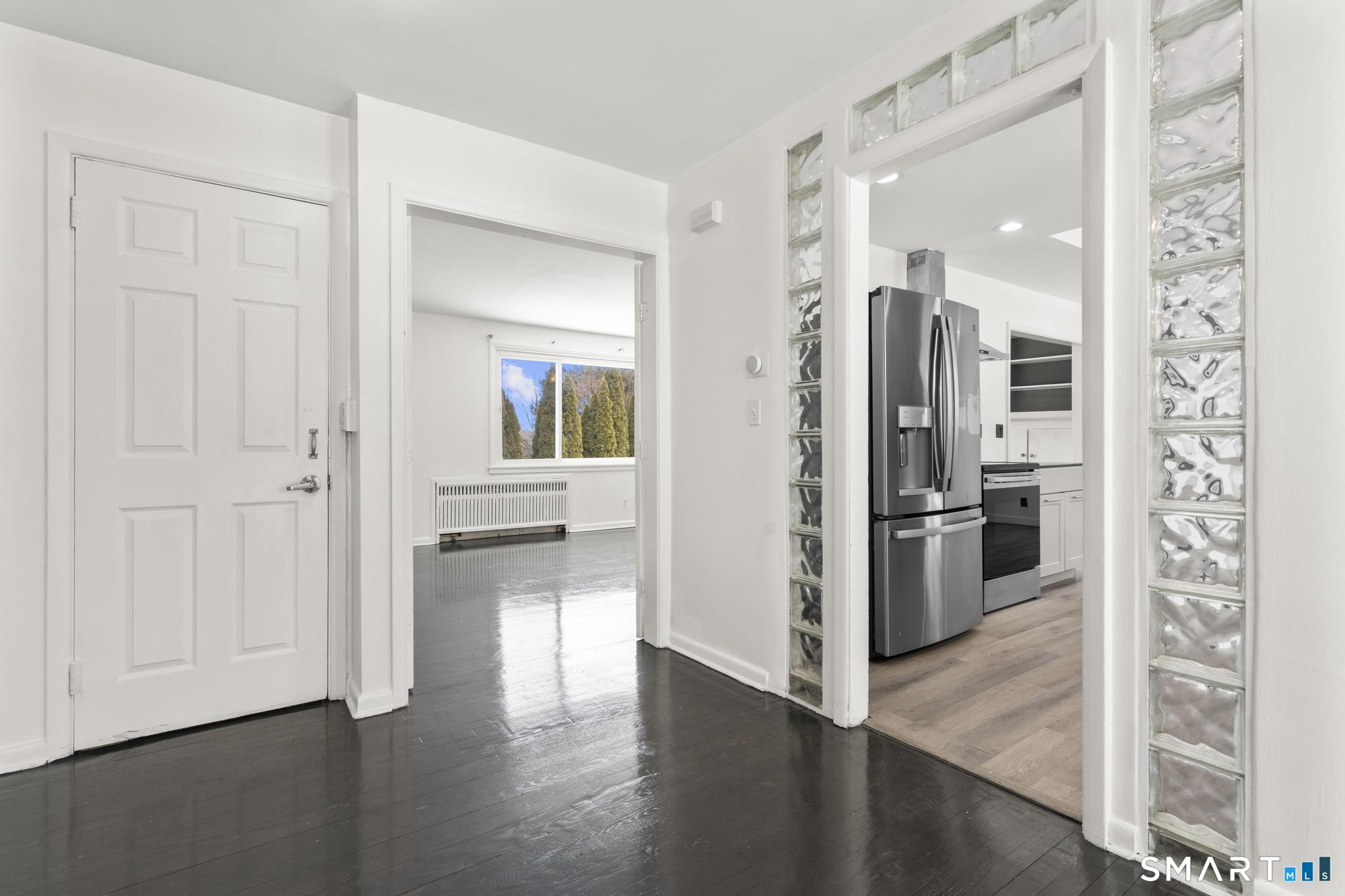 5 Arden Road Trumbull, CT 06611 - Photo 4 of 39