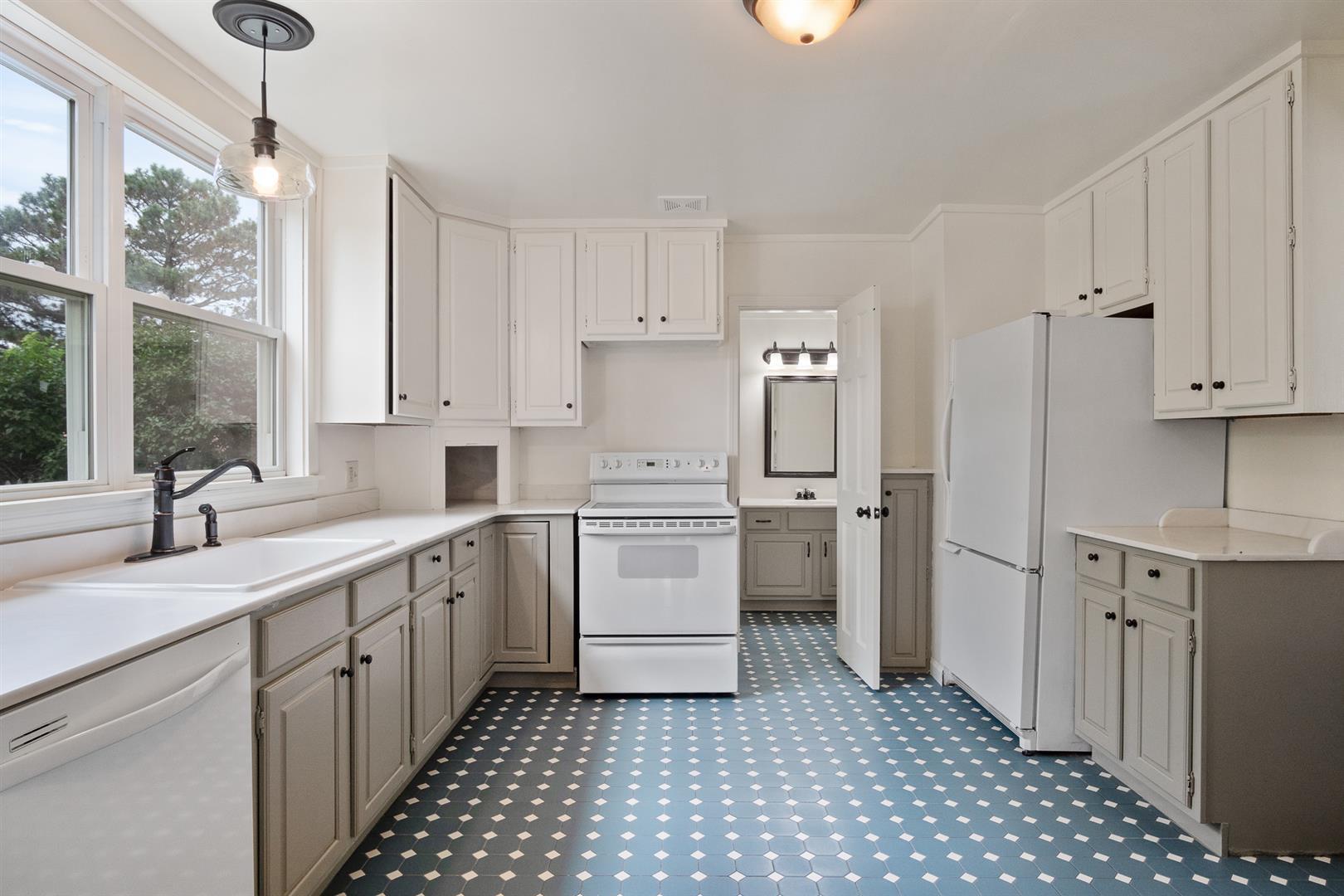 5N552 Hanson Road St. Charles, IL 60175 - Photo 11 of 29 Gallery Image 11