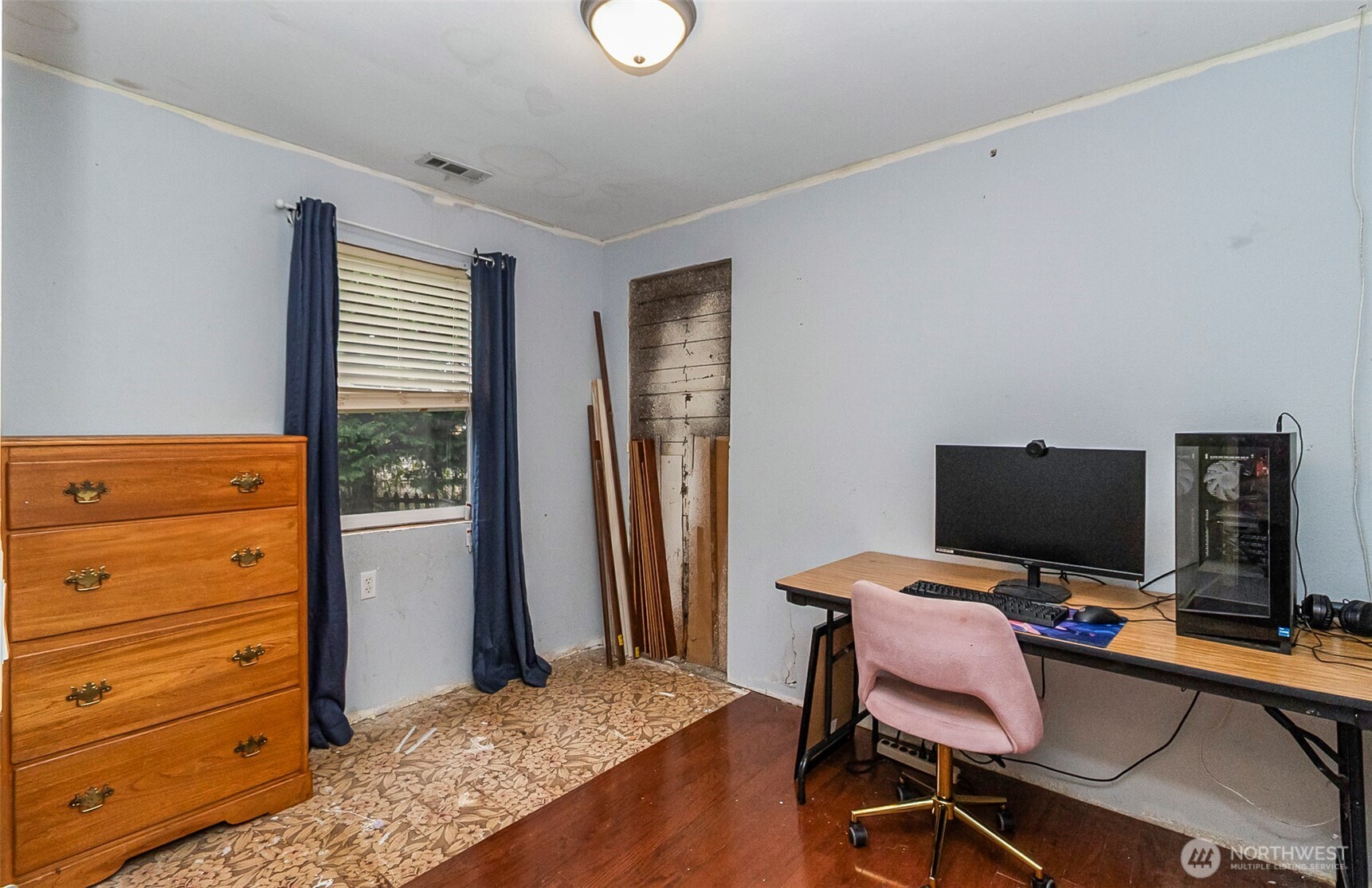 335 North Madison Street Monroe, WA 98272 - Photo 29 of 38 a view of a workspace with furniture and a window