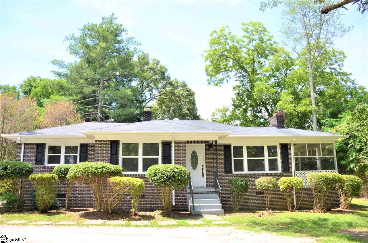 609 Pendleton Road Greenville, SC 29611 - Photo 1 of 26 Gallery Image 1