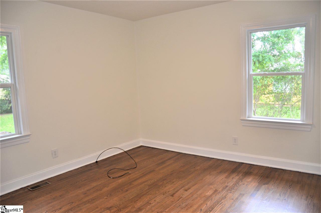 609 Pendleton Road Greenville, SC 29611 - Photo 18 of 26 Gallery Image 18