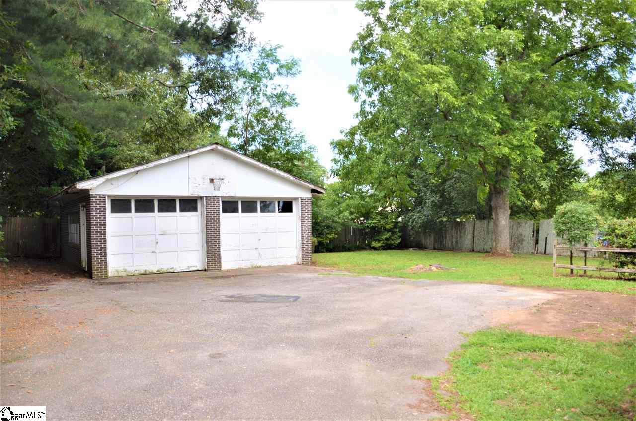 609 Pendleton Road Greenville, SC 29611 - Photo 4 of 26 Gallery Image 4