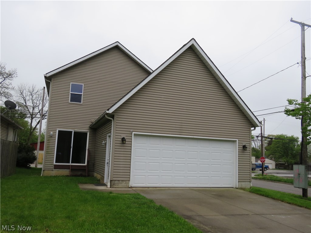 1347 West Waterloo Road Akron, OH 44314 - Photo 4 of 18