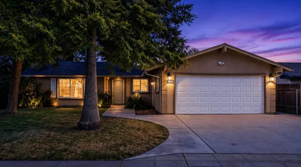 $379,000 | 1607 Ashlan Avenue, Clovis, CA 93611