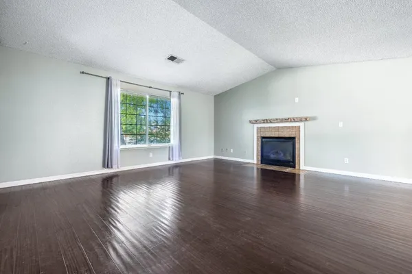 $379,000 | 1607 Ashlan Avenue, Clovis, CA 93611