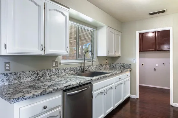 $379,000 | 1607 Ashlan Avenue, Clovis, CA 93611