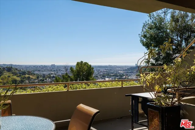 $2,095,000 | 1358 Killarney Avenue, Los Angeles, CA 90065