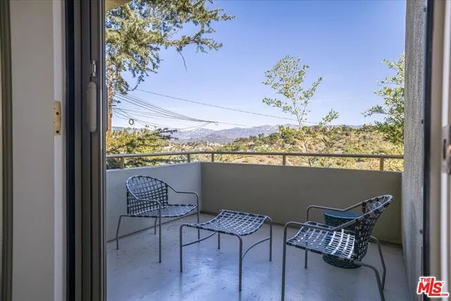 $2,095,000 | 1358 Killarney Avenue, Los Angeles, CA 90065