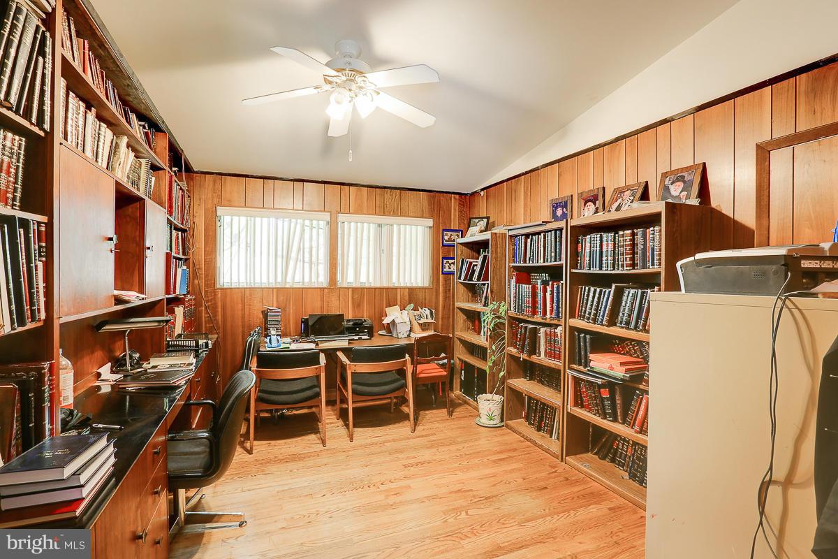 6206 Ivymount Road Baltimore, MD 21209 - Photo 8 of 25 a view of a workspace with furniture