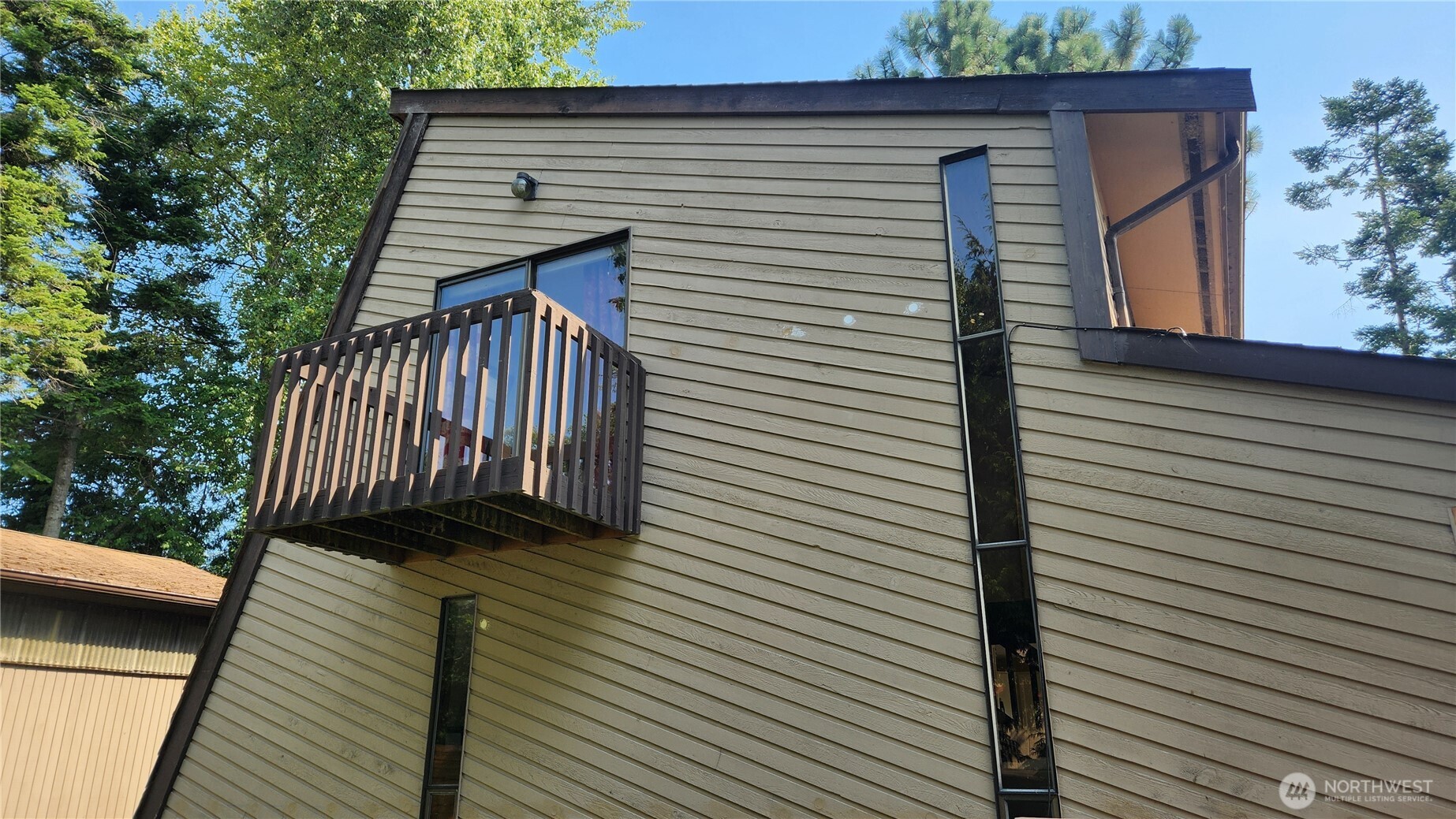 5556 Salish Road Blaine, WA 98230 - Photo 34 of 40 a view of a wooden deck