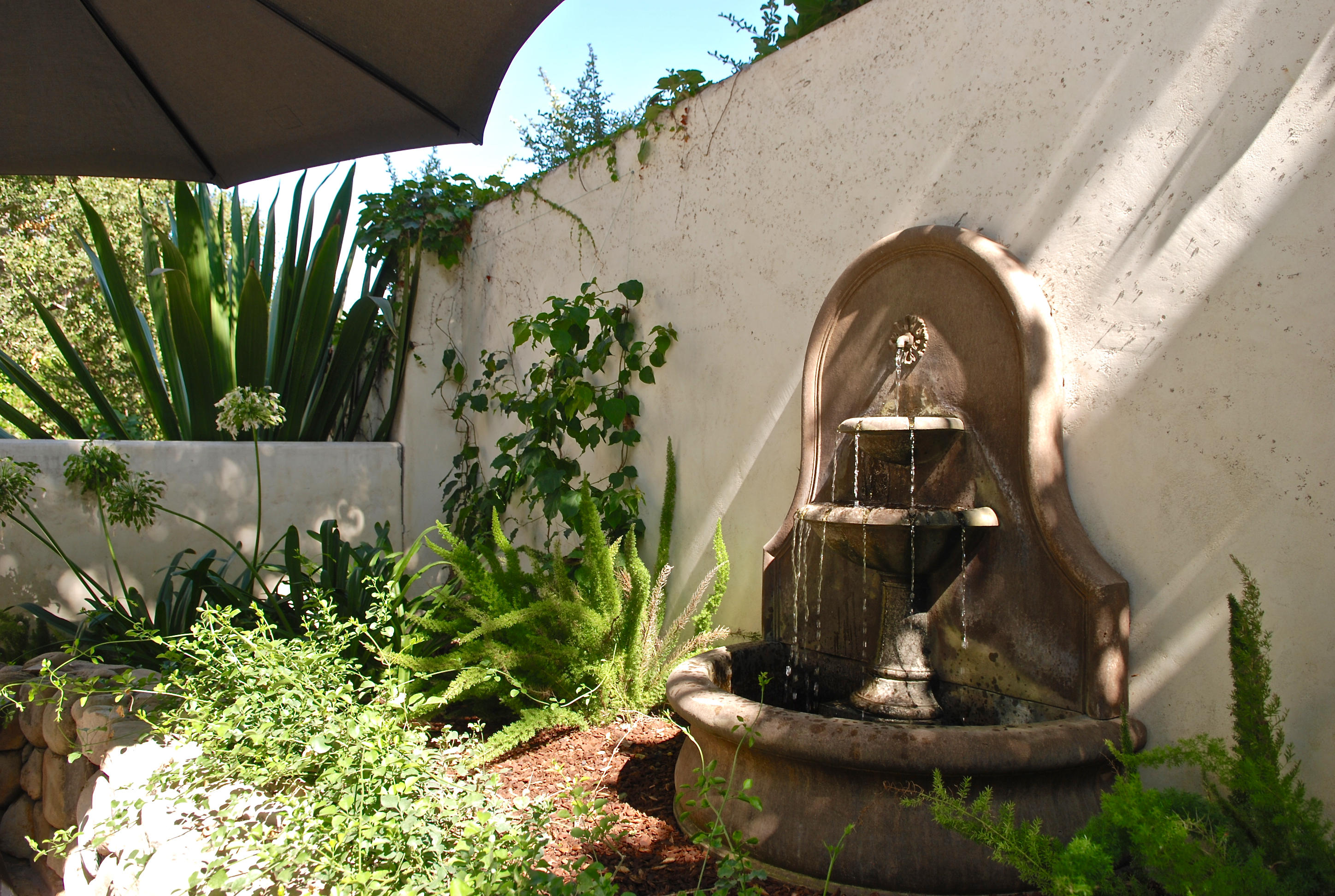 1011 Rinconada Road, Unit E Santa Barbara, CA 93101 - Photo 29 of 48 Back Patio Fountain