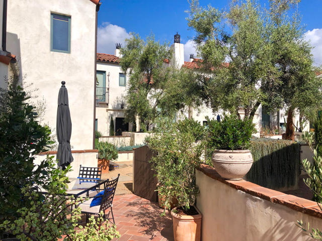 1011 Rinconada Road, Unit E Santa Barbara, CA 93101 - Photo 35 of 48 Front Patio-1 Med
