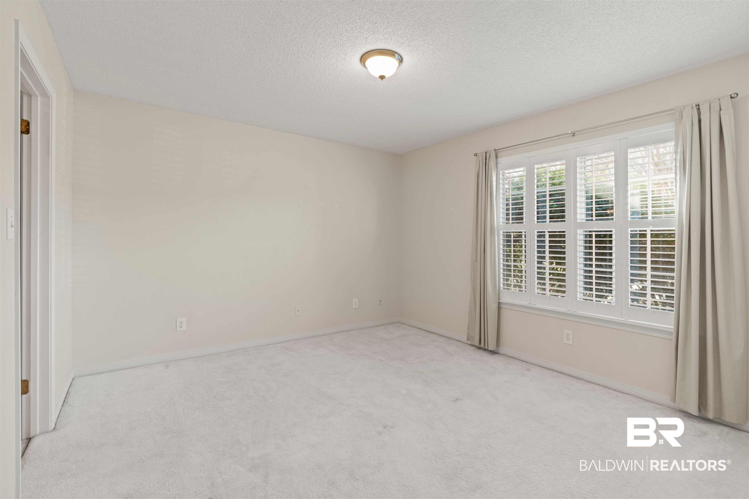 7 Fox Run Fairhope, AL 36532 - Photo 18 of 21 Guest Bedroom