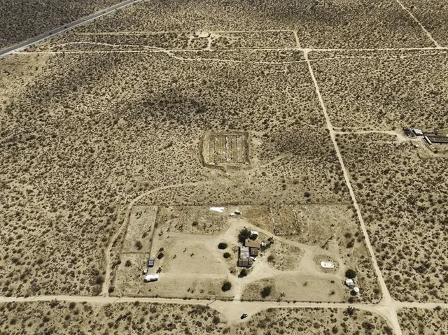 $210,000 | 32800 224th Street, Llano, CA 93544