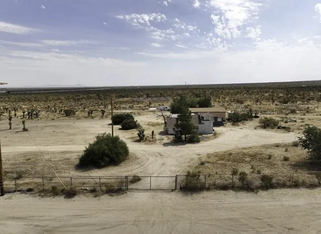 $210,000 | 32800 224th Street, Llano, CA 93544