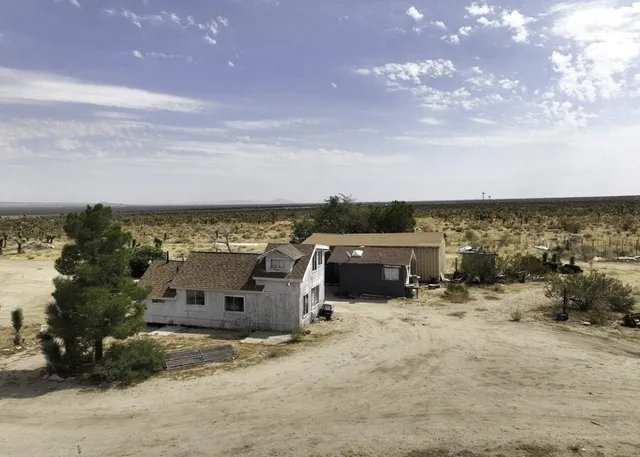 $210,000 | 32800 224th Street, Llano, CA 93544