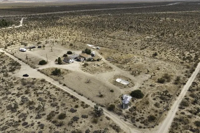 $210,000 | 32800 224th Street, Llano, CA 93544