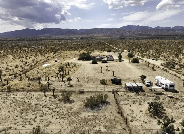 $210,000 | 32800 224th Street, Llano, CA 93544