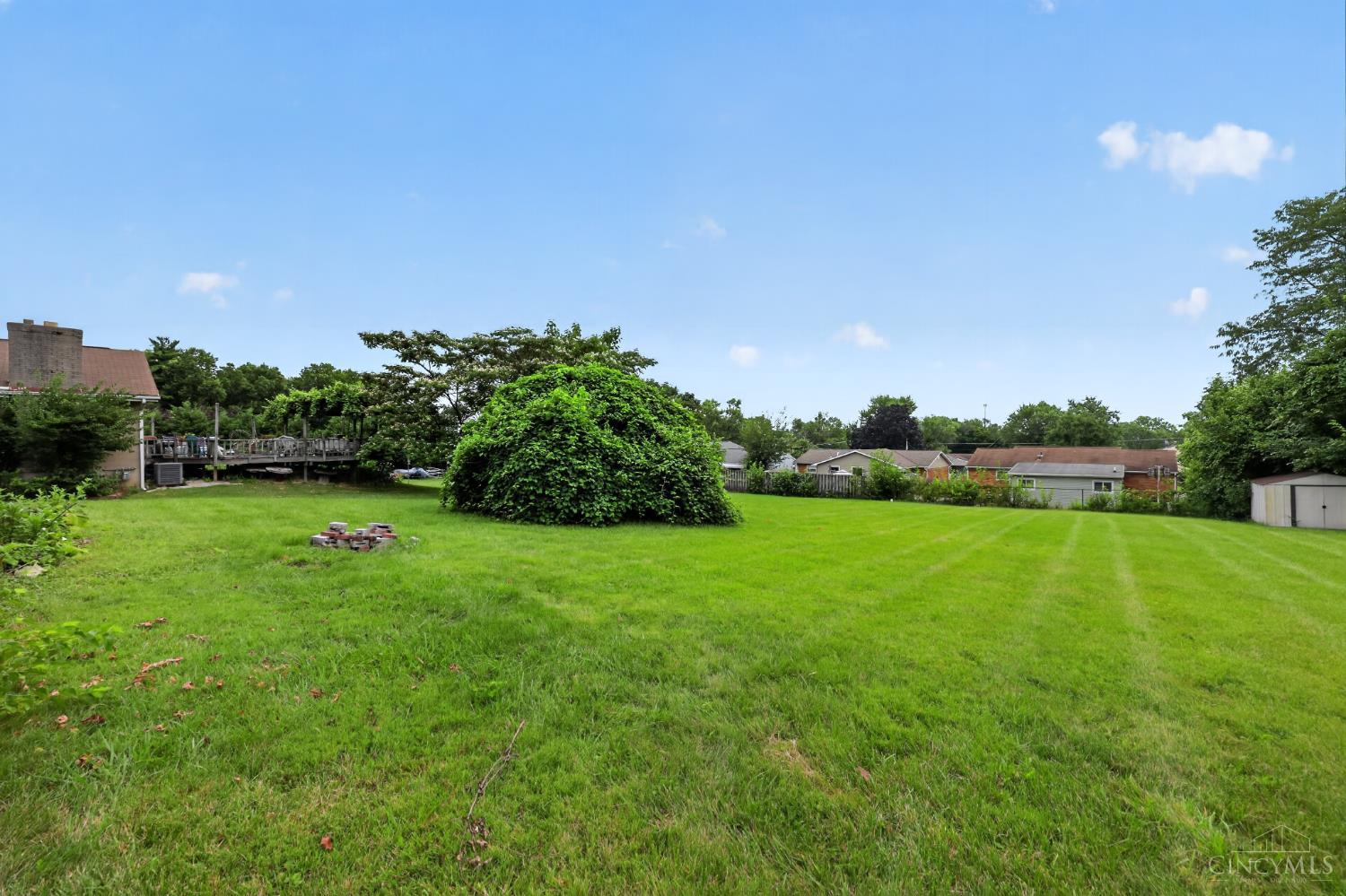 11410 Pippin Road Cincinnati, OH 45231 - Photo 2 of 33