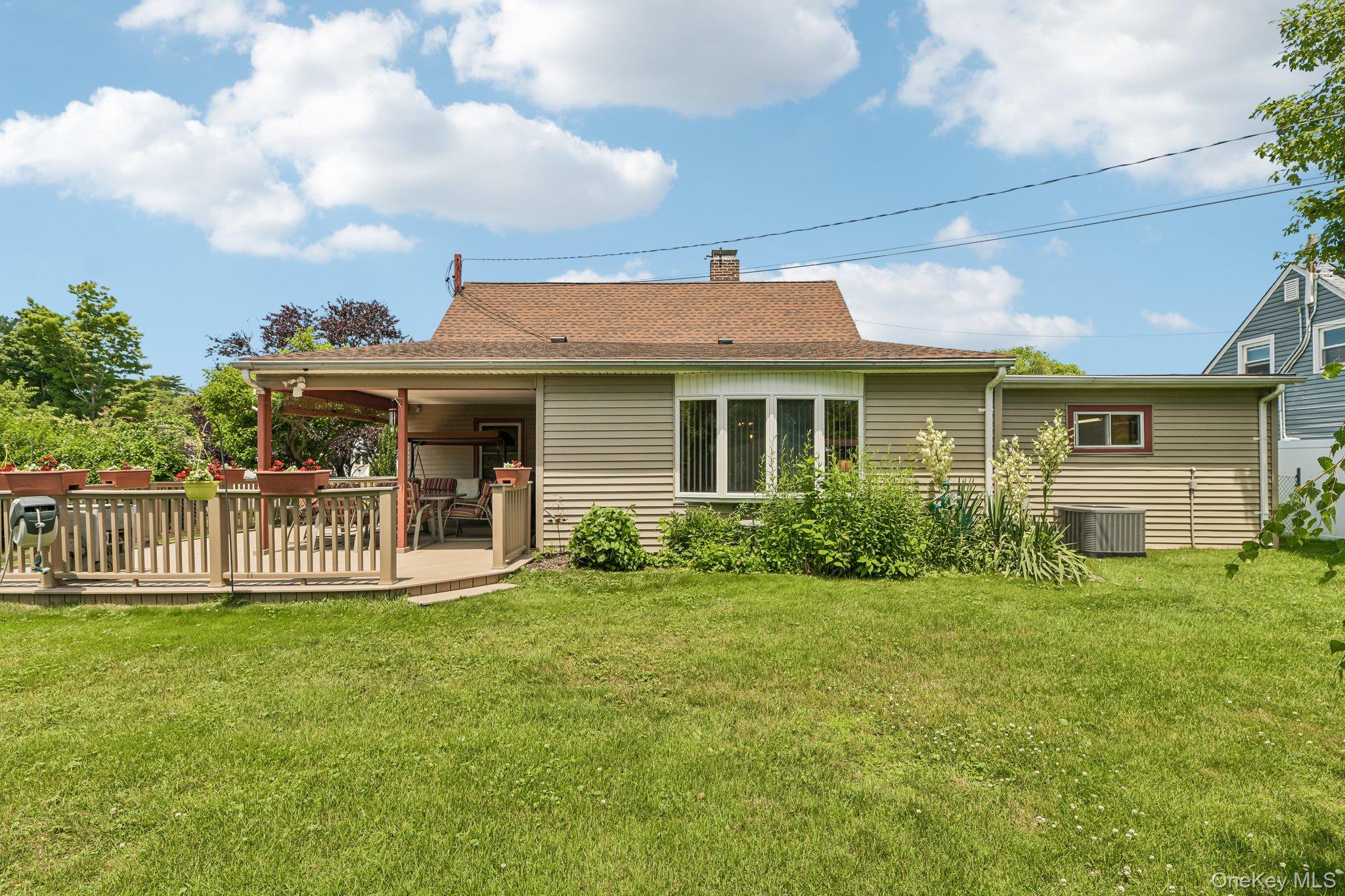 83 Coppersmith Road Levittown, NY 11756 - Photo 20 of 24