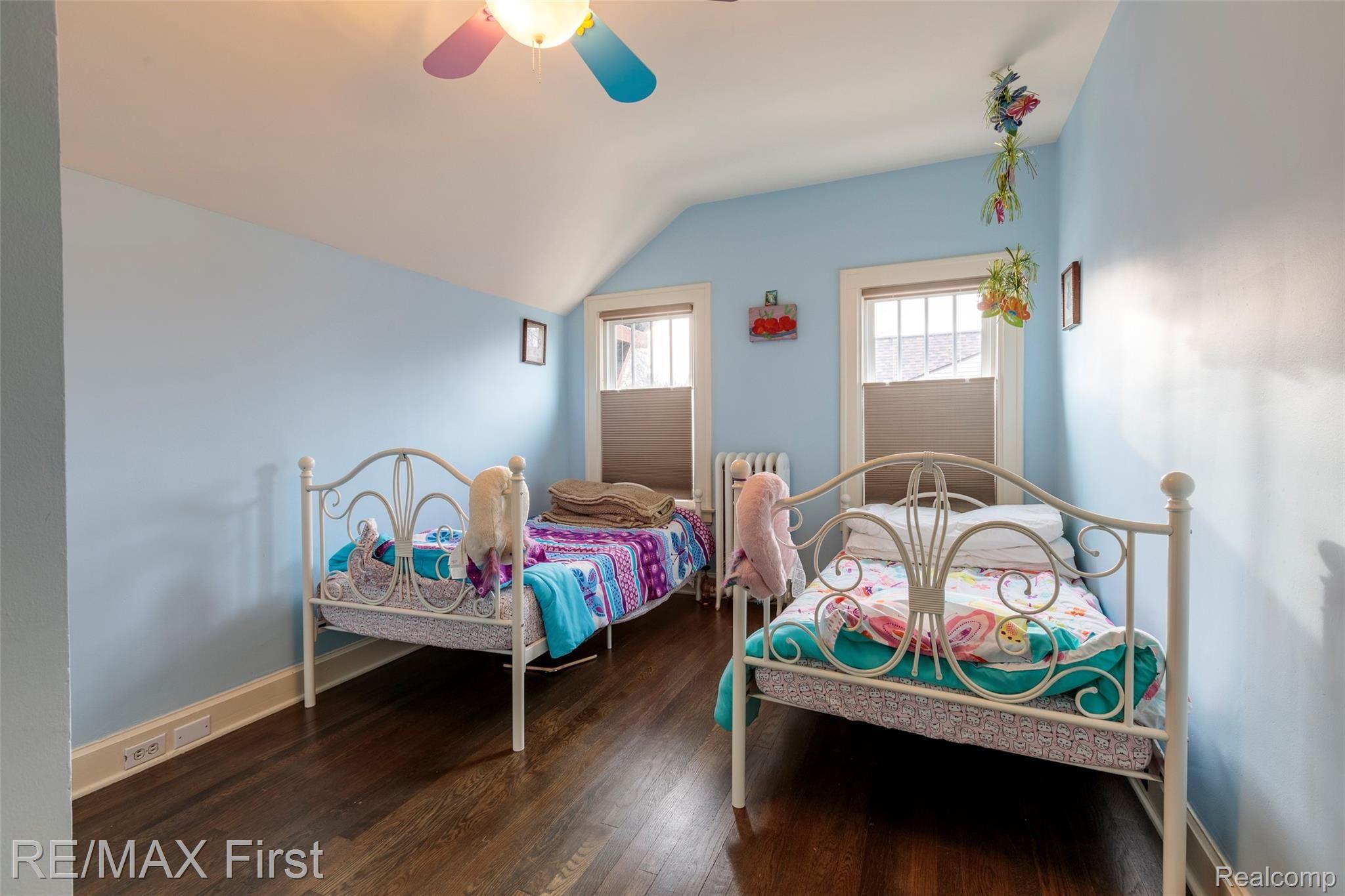 830 Barrington Road Grosse Pointe, MI 48230 - Photo 21 of 32 830 Barrington Rd-22.jpg