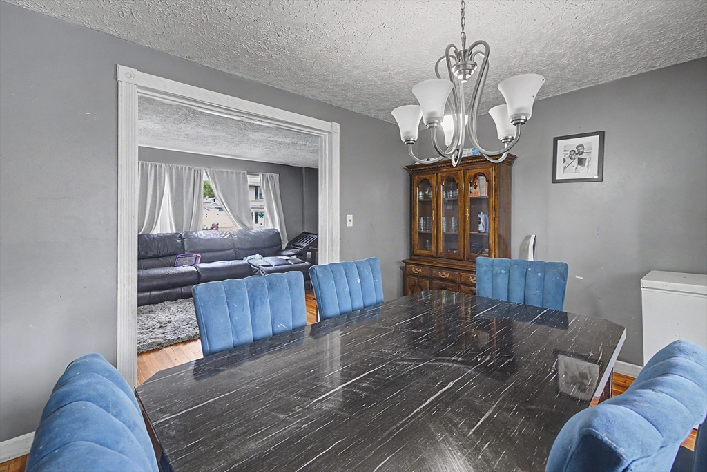 23 Jenness Street Springfield, MA 01104 - Photo 5 of 25