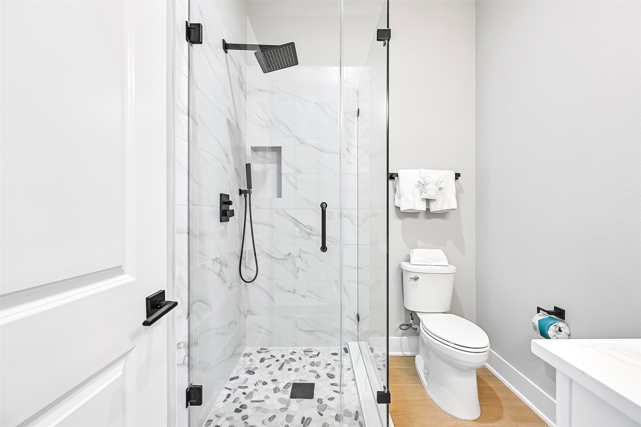 16728 West Beach Road Jamaica Beach, TX 77554 - Photo 22 of 46 A full bathroom is conveniently located off the kitchen on the main level.