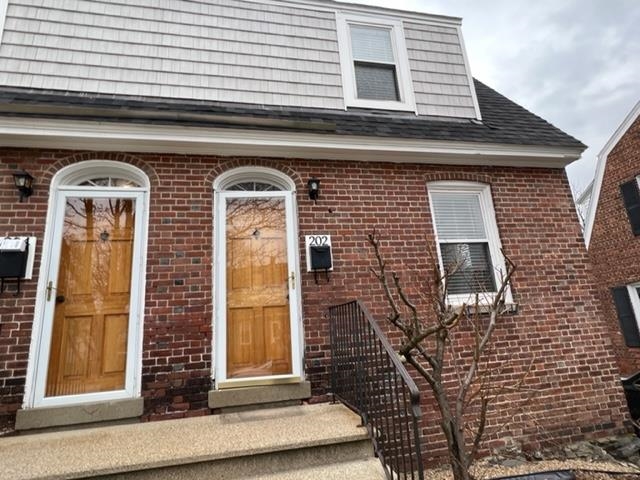 202 Raleigh Way Portsmouth, NH 03801 - Photo 2 of 11