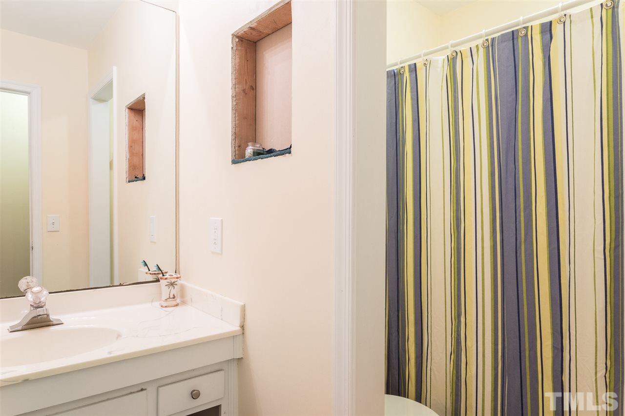 5904 Periwinkle Court Raleigh, NC 27609 - Photo 14 of 22