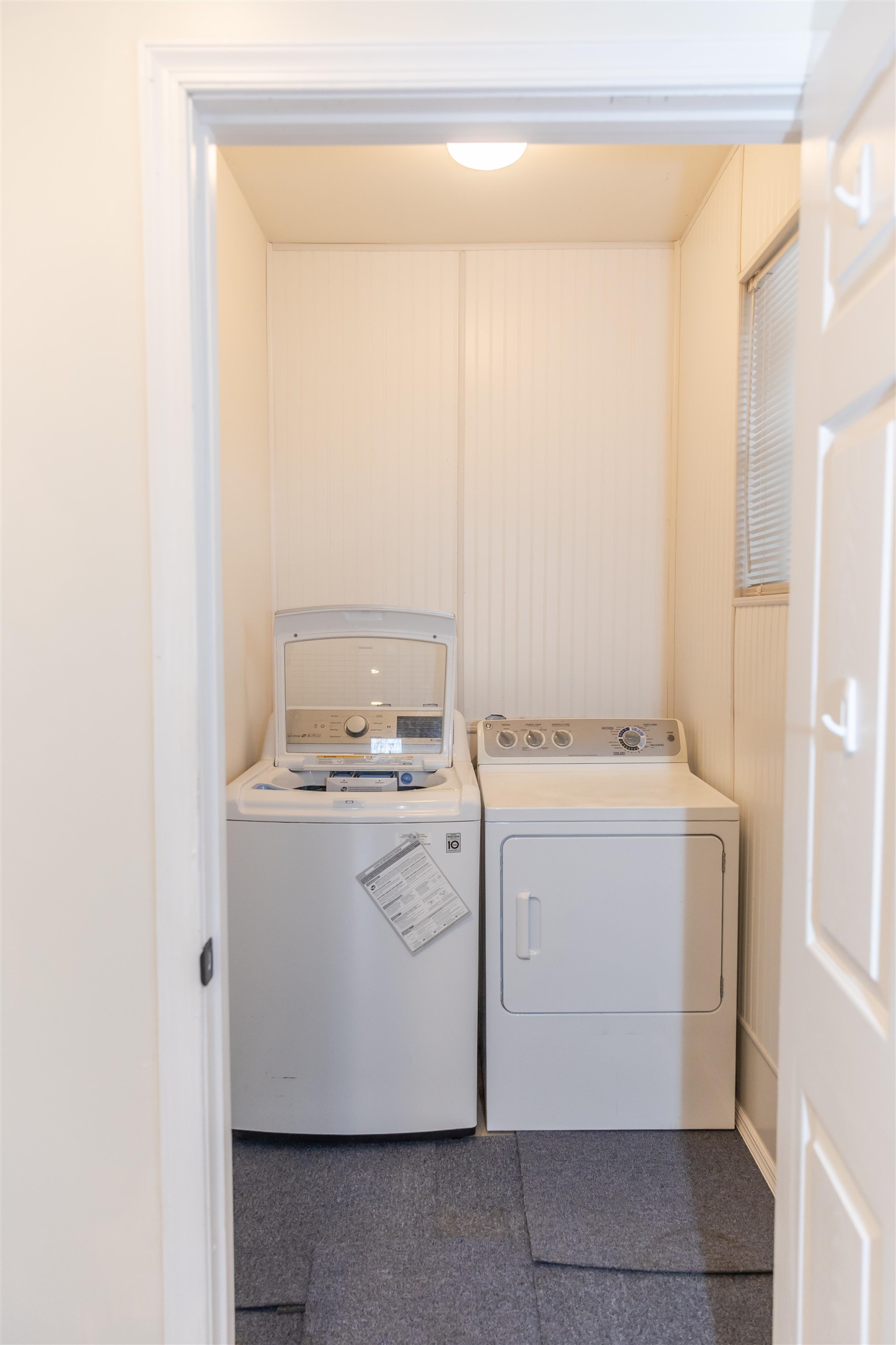 303 Summit Street Lexington, VA 24450 - Photo 25 of 58 a utility room with dryer and washer