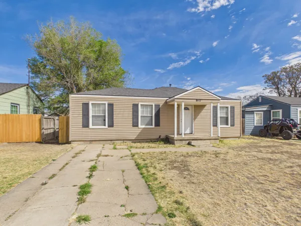 $120,000 | 812 Northeast 2nd Street, Dumas, TX 79029