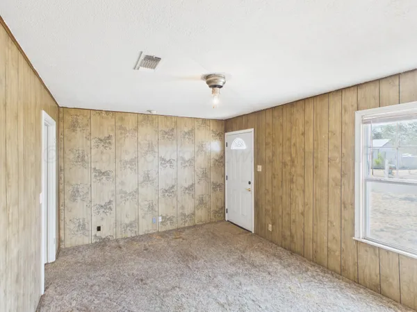 $120,000 | 812 Northeast 2nd Street, Dumas, TX 79029
