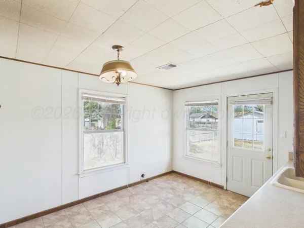 $120,000 | 812 Northeast 2nd Street, Dumas, TX 79029