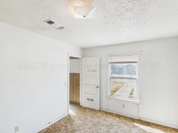 $120,000 | 812 Northeast 2nd Street, Dumas, TX 79029